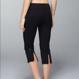 NWT Lululemon Gather and Crow Crop, size 10